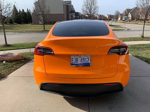 Виниловая плёнка Hexis Urban Orange (Оранжевая глянцевая) HX20495B, 1.52 